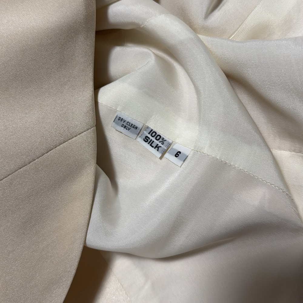 VINTAGE SILK STATEMENT BLAZER - Picture 15 of 16
